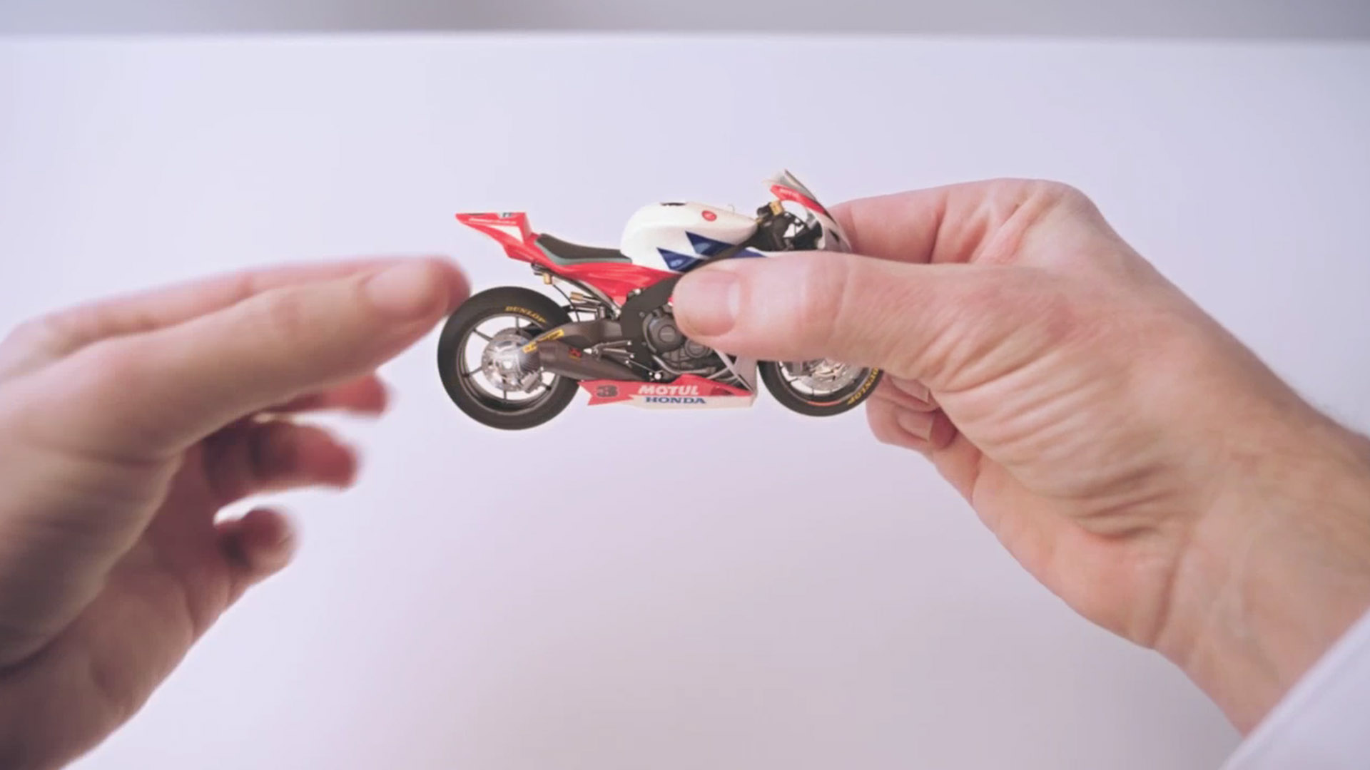 Honda Hands Analog Studio